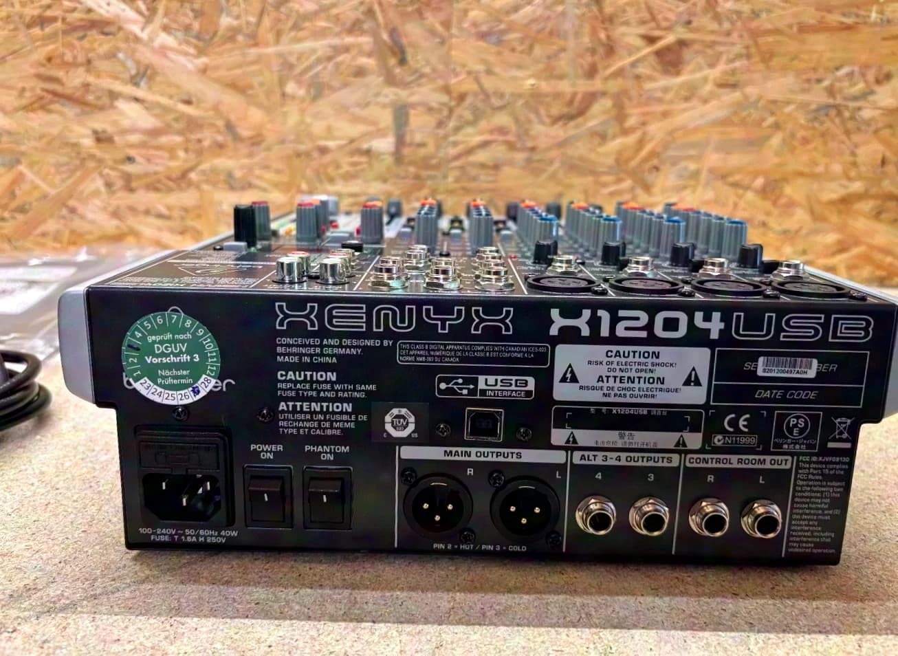 Behringer Xenyx x1204 USB Mixer