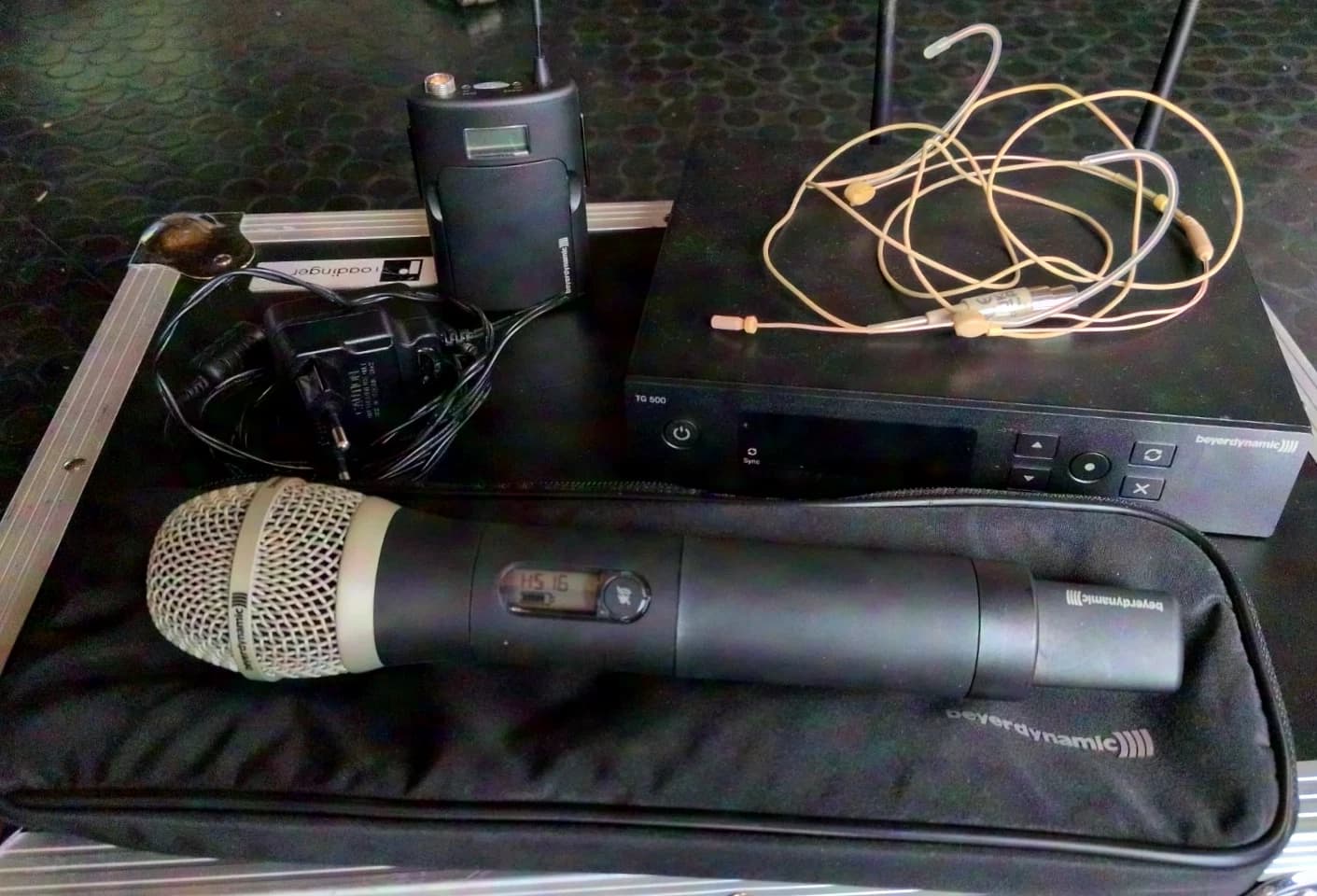Beyerdynamic TG 500 wireless microphone with bodypack transmitter and headset