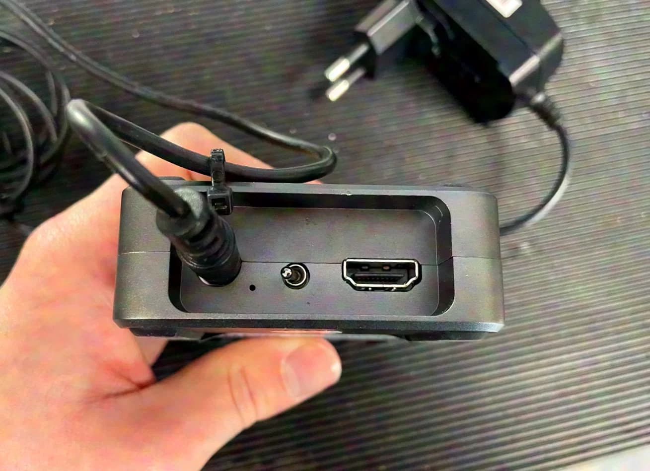 BlackMagicDesign Battery Converter HDMI to SDI