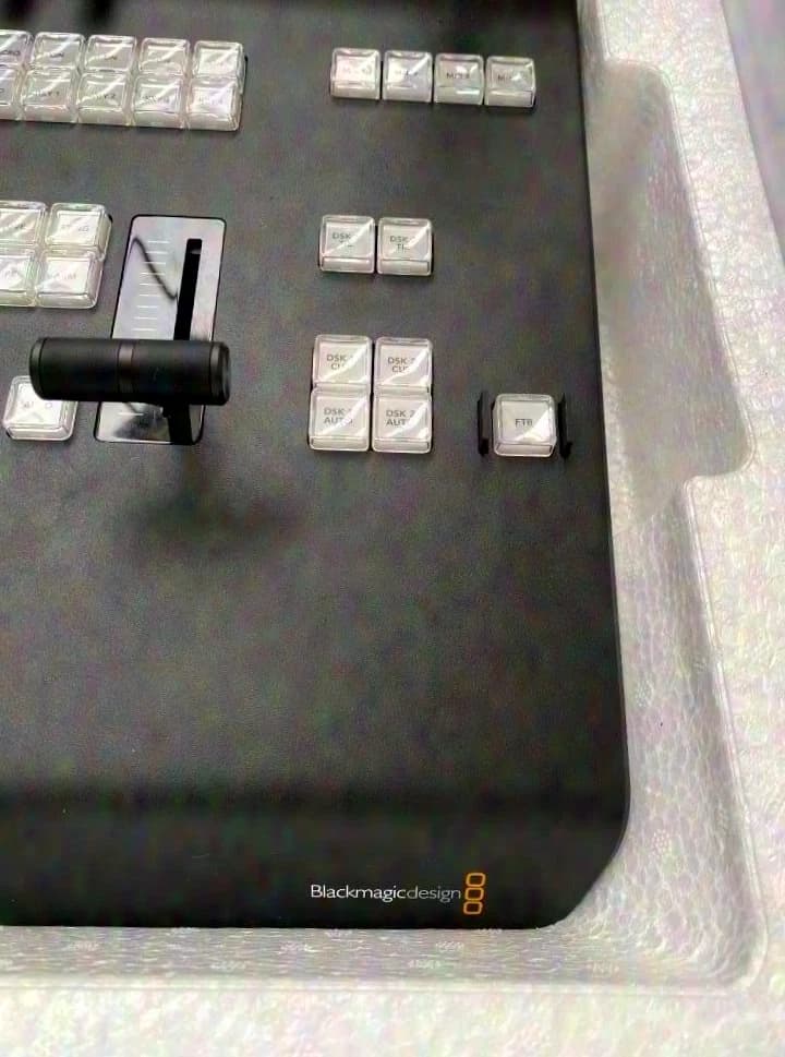 Blackmagic Design ATEM 1 M/E Advanced Panel 20 – Hardware Control Panel