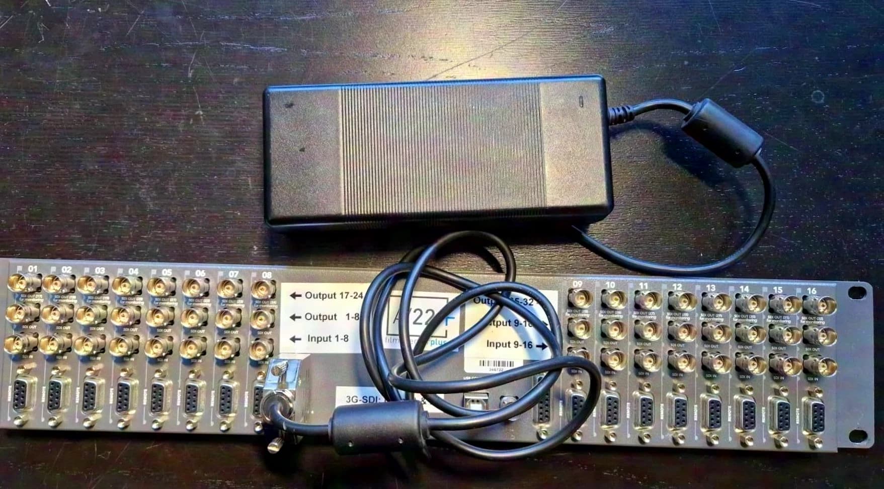 Blackmagic Design Studio Videohub 16 x 32 - 3G SDI router