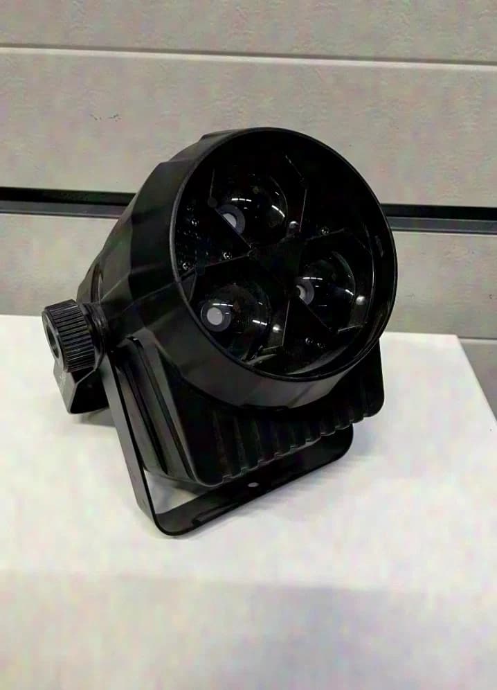 BoomToneDJ Evolite PAR ZOOM 3x15W
