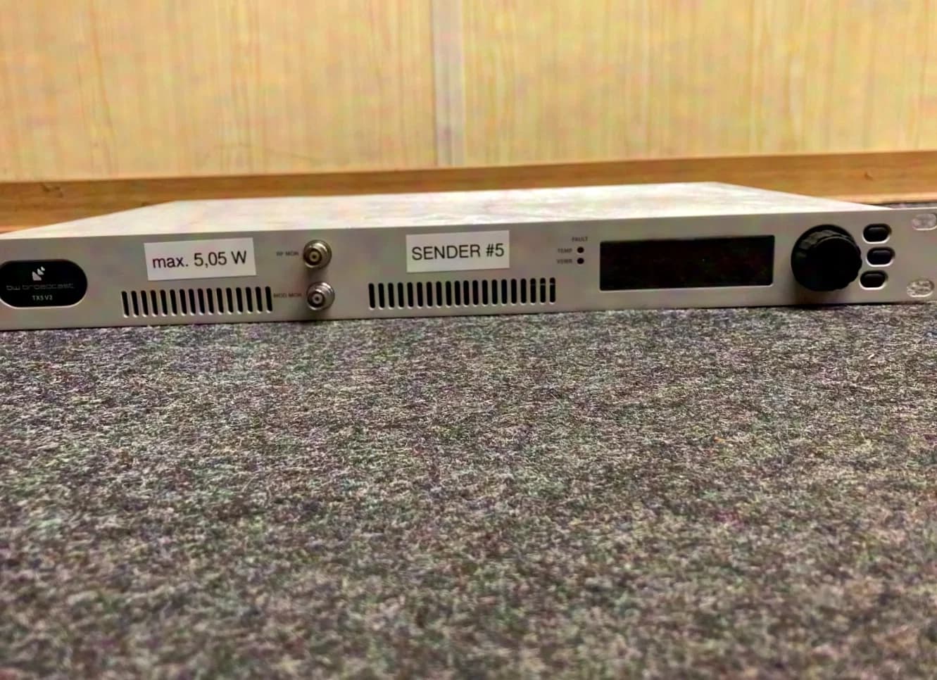 Broadcast Warehouse FM Transmitter TX5 V2 FM Transmitter