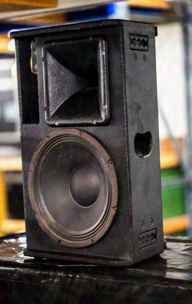Passive stage monitors