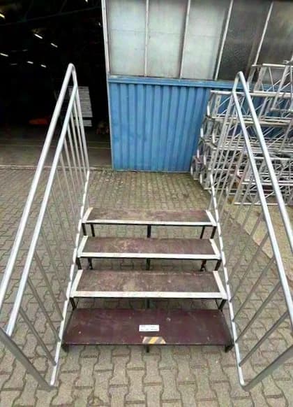 Bütec staircase 4 steps 1.50m x 0.80m #TR09