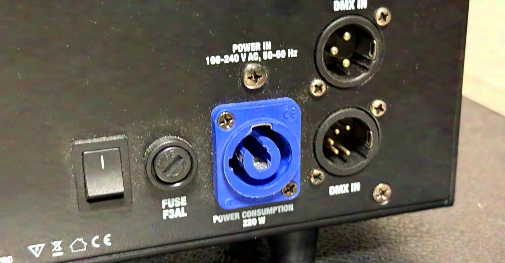 CAMEO Hydrabeam 4000 RGBW 4x32W in Case