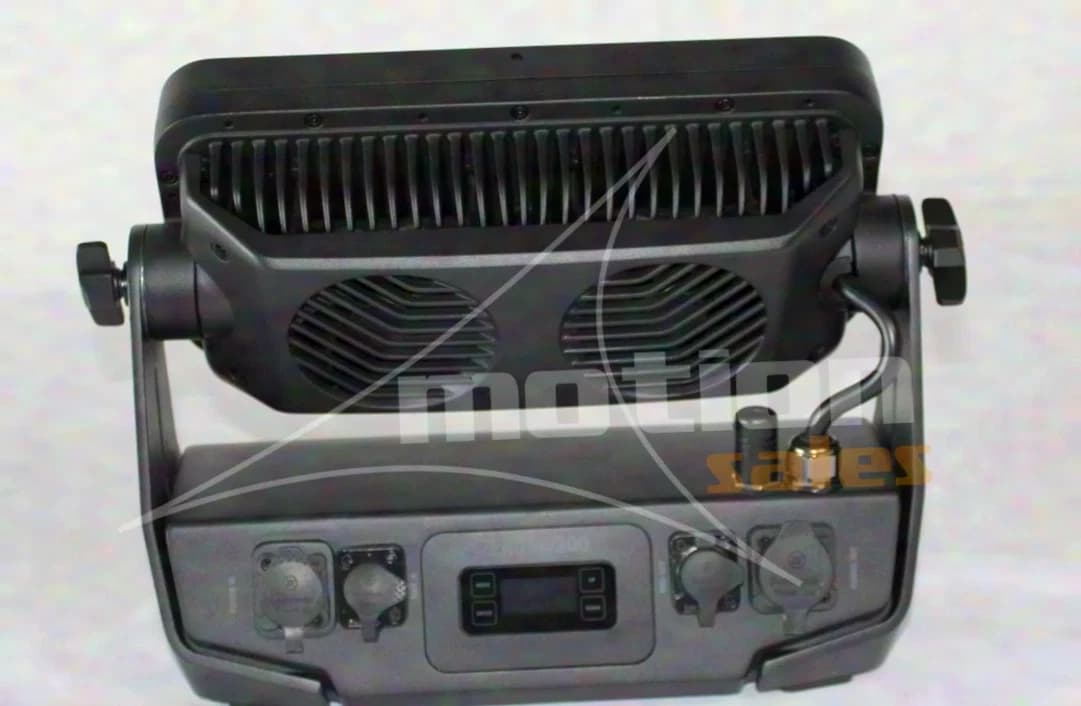 CAMEO ZENIT W300 LED Floodlight, IP65 (4- and 8-unit set in case)