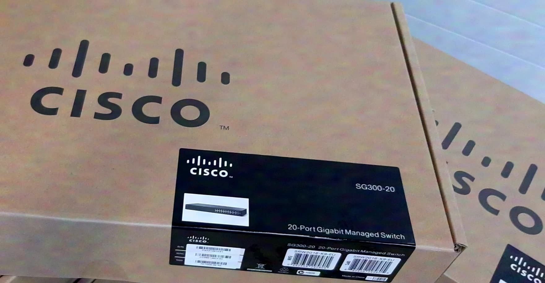 CISCO SG300-20 - 20-Port Gigabit Managed Switch