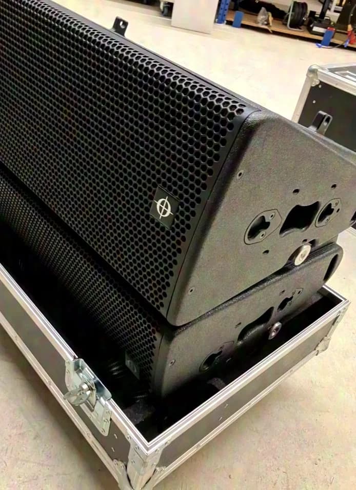 CODA AUDIO APS tops with LOTS of accessories