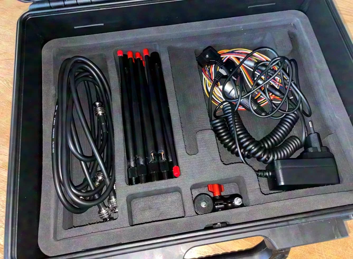 CVW - Crystal Video BeamLink-Duo Plus 3G-SDI/HDMI Wireless Video Transmission System