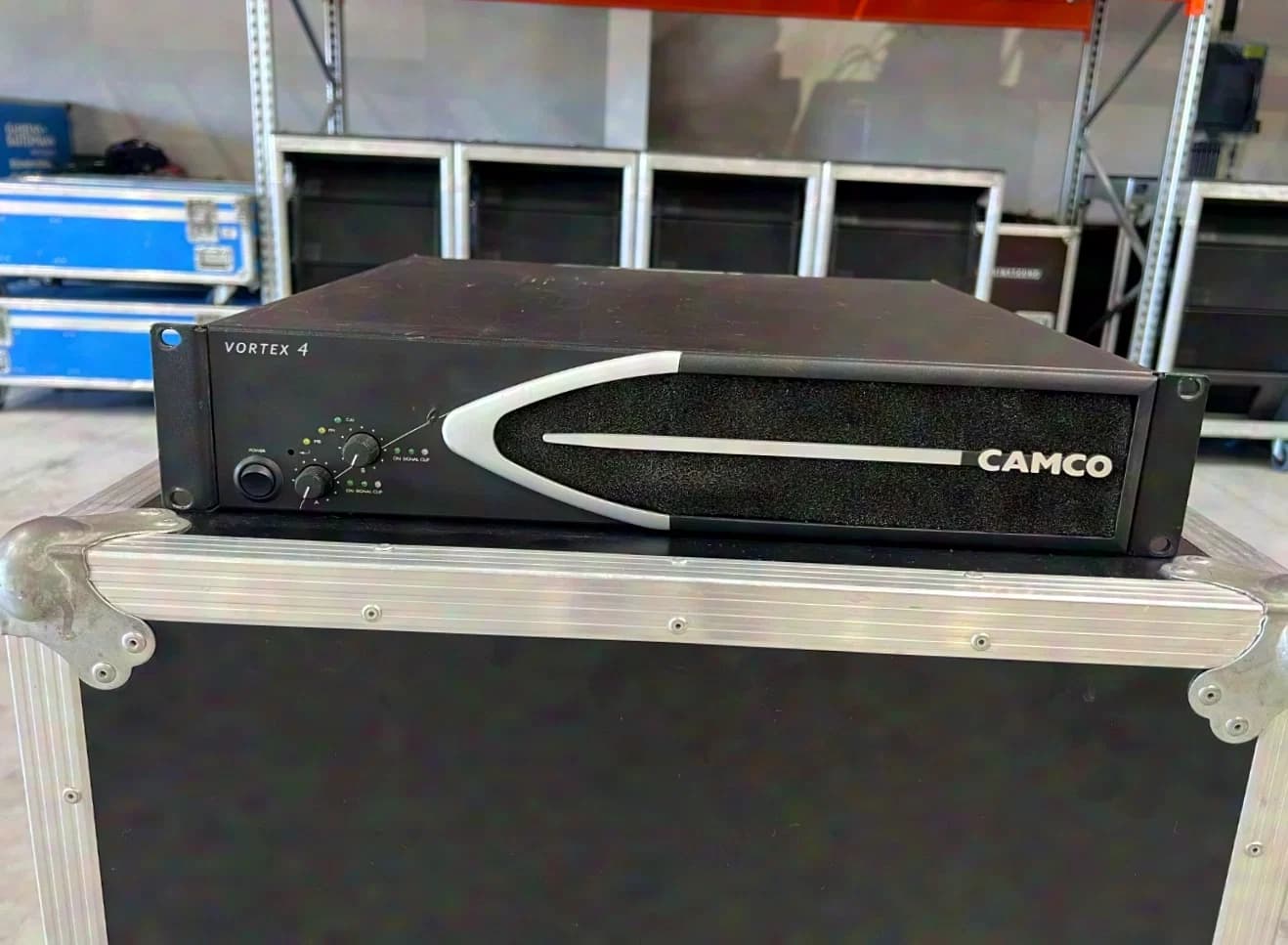Camco Vortex 4 2x2300W/2Ohm amplifier (1x)