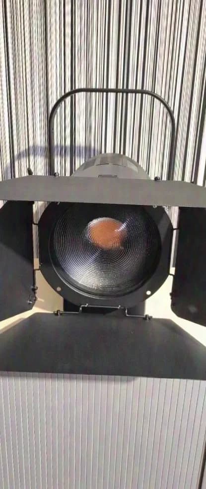 Cameo F4 D Professional Fresnel Spotlight with Daylight LED