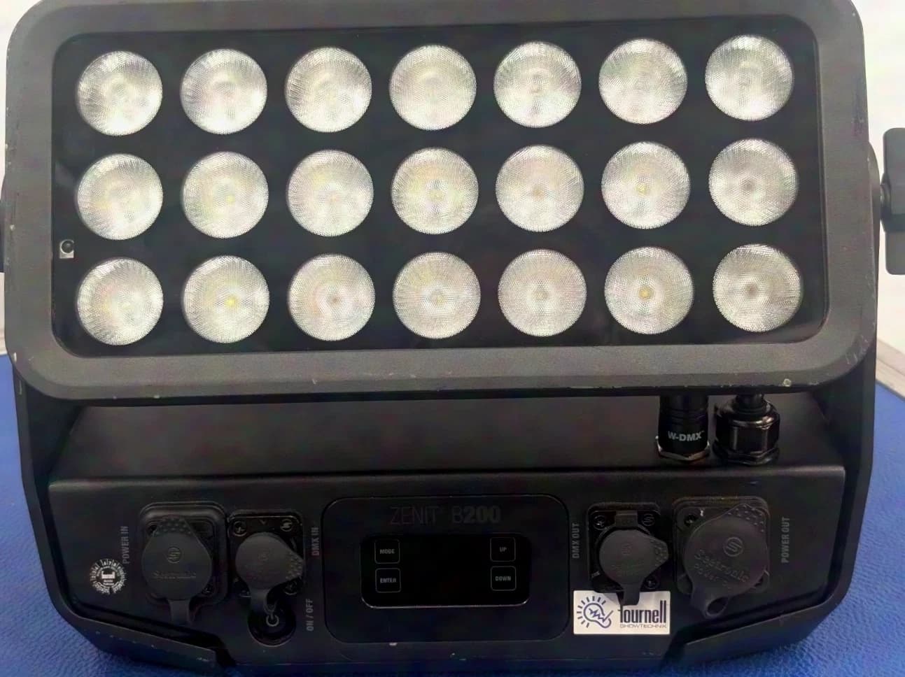 Cameo Zenit B200 Akku-LED Outdoor RGBW Fluter 315W inkl. 1/4 Case