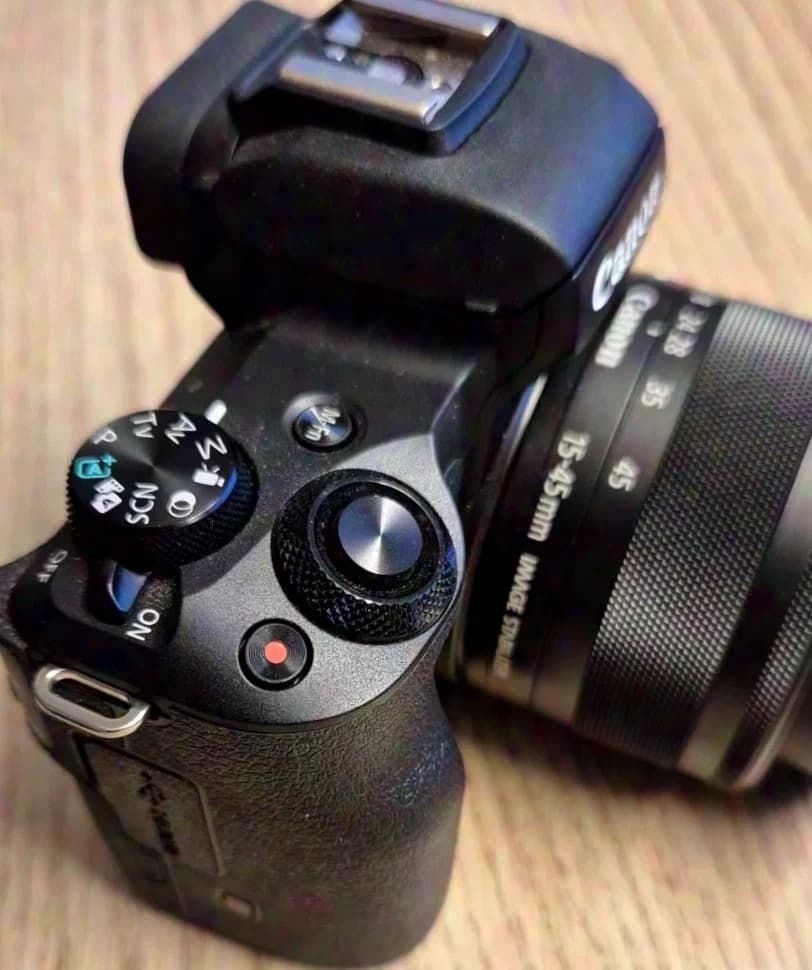 Canon Eos M50 Body incl. Lens