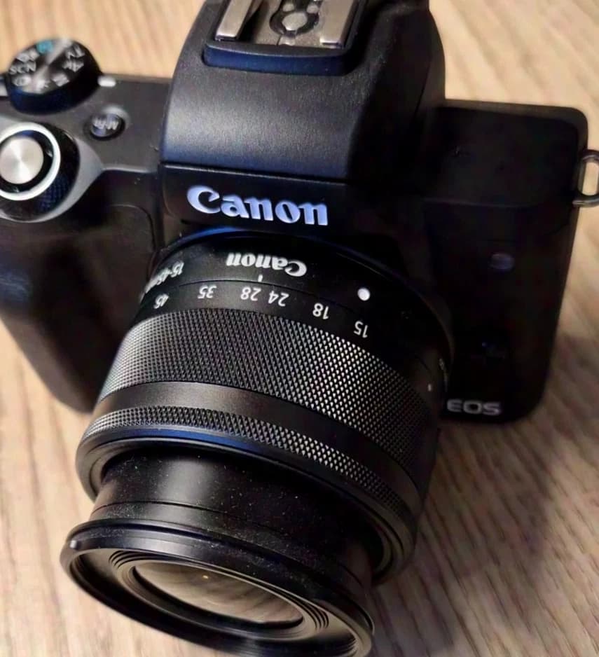 Canon Eos M50 Body incl. Lens
