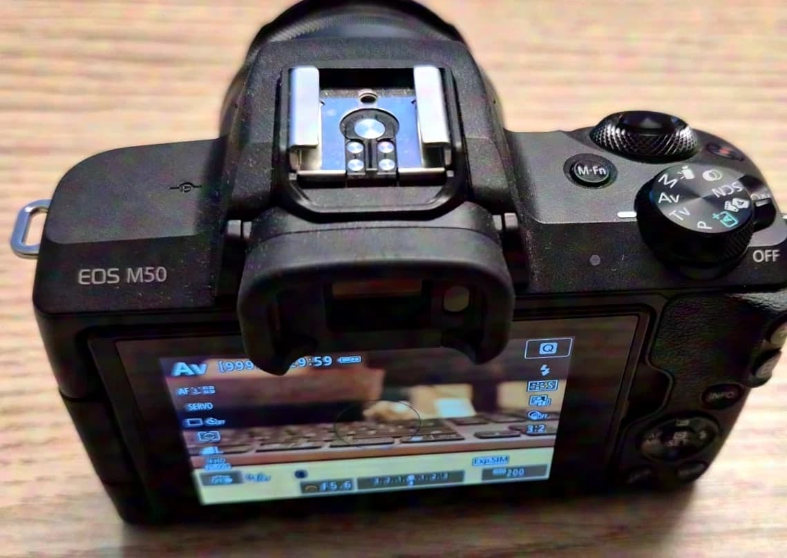 Canon Eos M50 Body incl. Lens