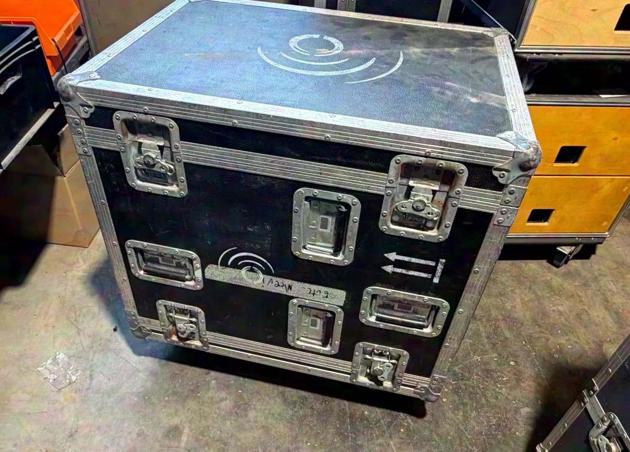 Case 16 RU with power distributor and accessories Black