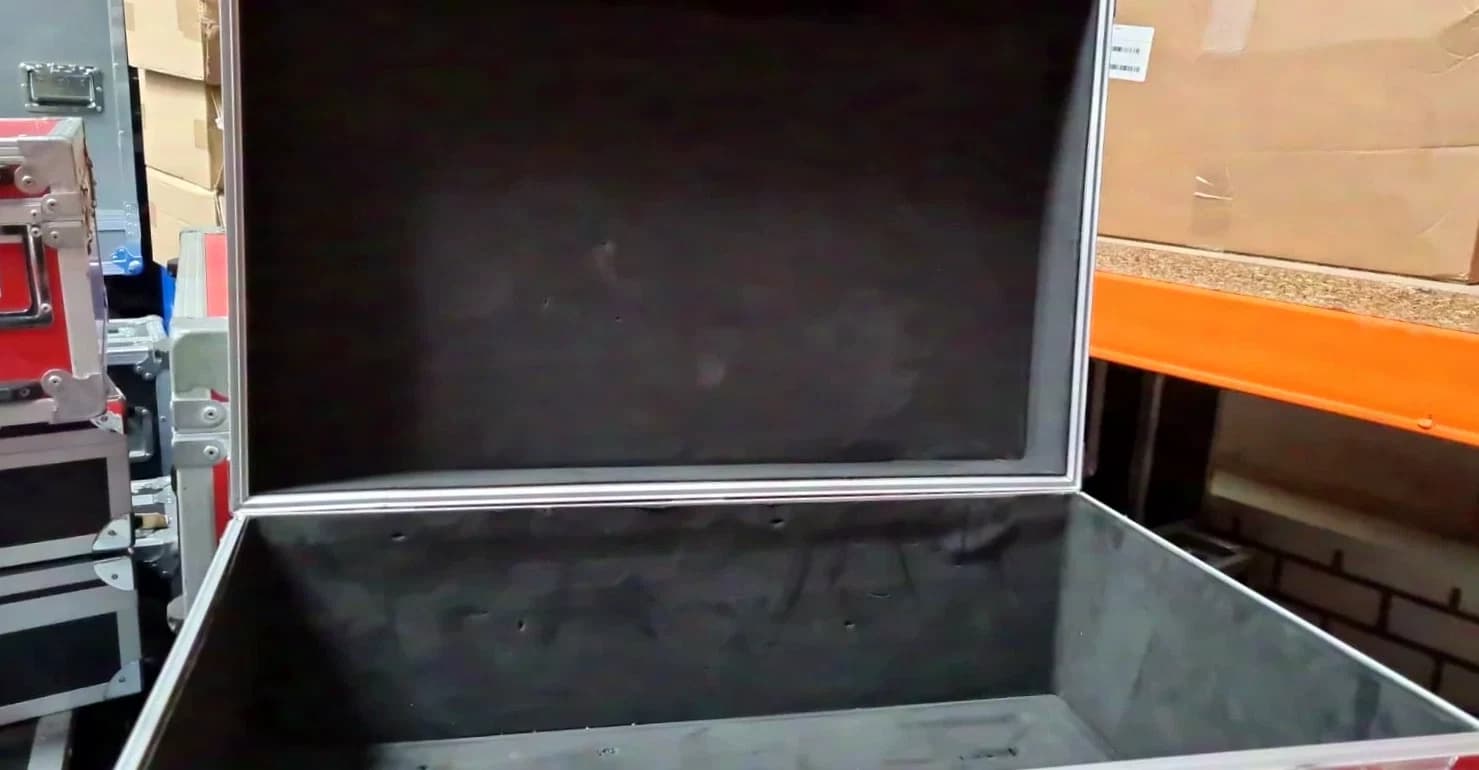 Case Case/ flight case for projectors, black, Exterior:580x375x235 (Interior:560x350x220)