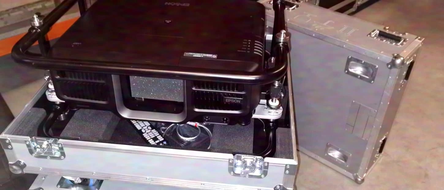 Case incl. Epson ELPMB59 (EVO-E10) Frame for EB-L1755U
