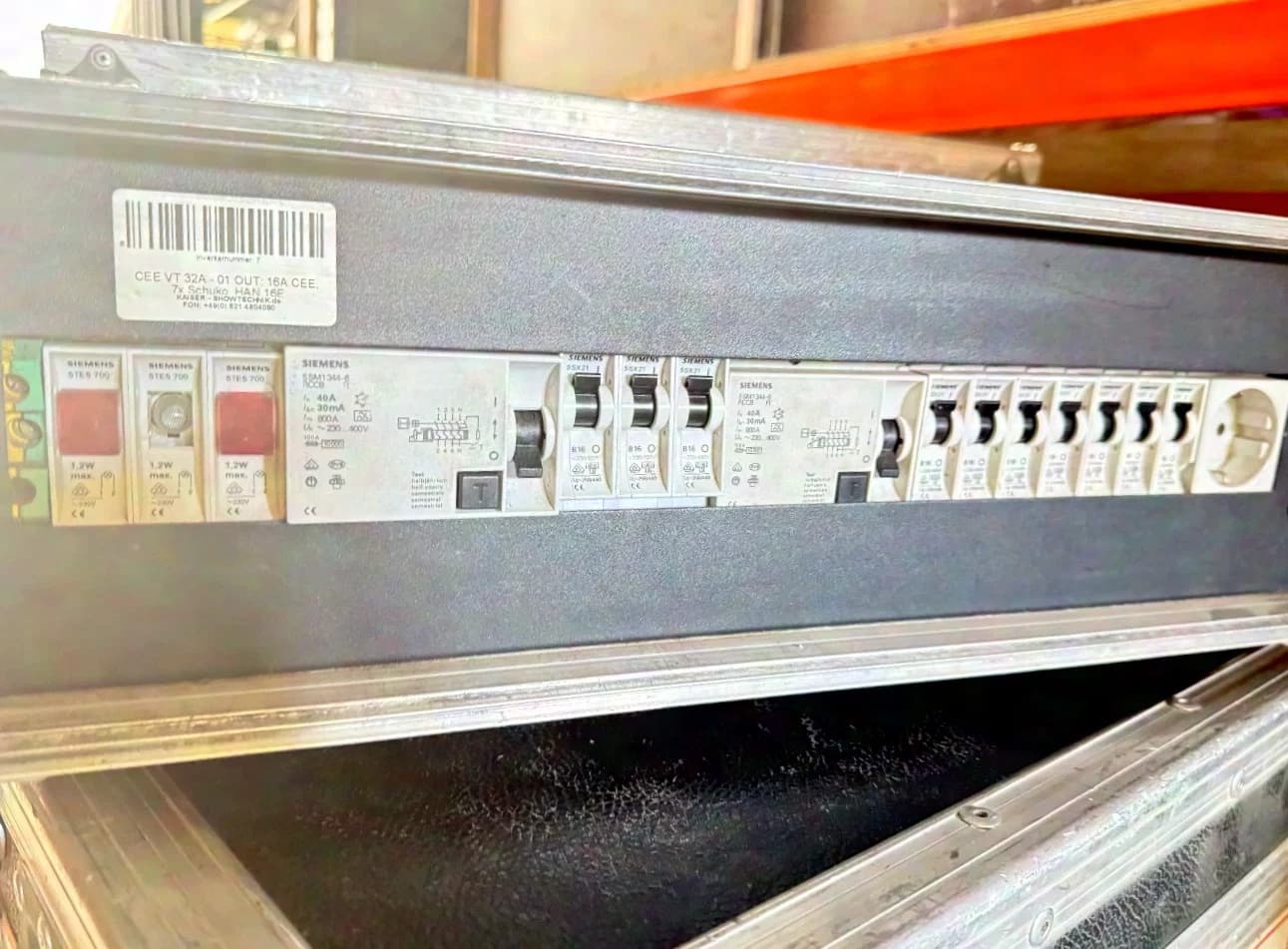 Case with 19-inch power distributor 32A 6x Schuko 1 x CEE16 1xHarting Only €99 bargain