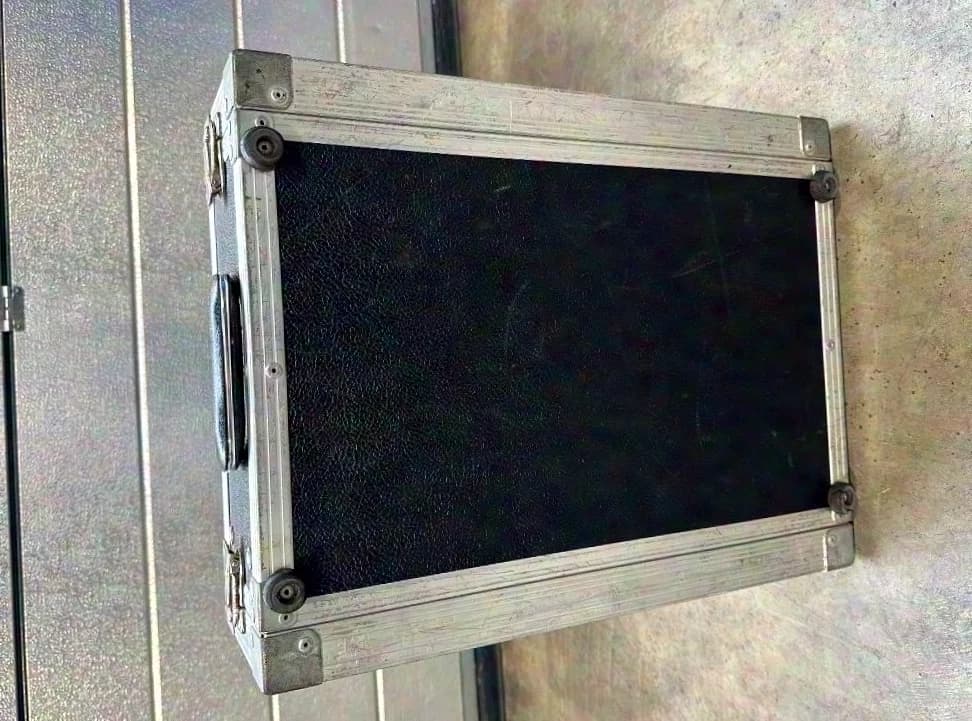 Case with rack rails and double door, 3 U, 40 x 53 x 17 cm