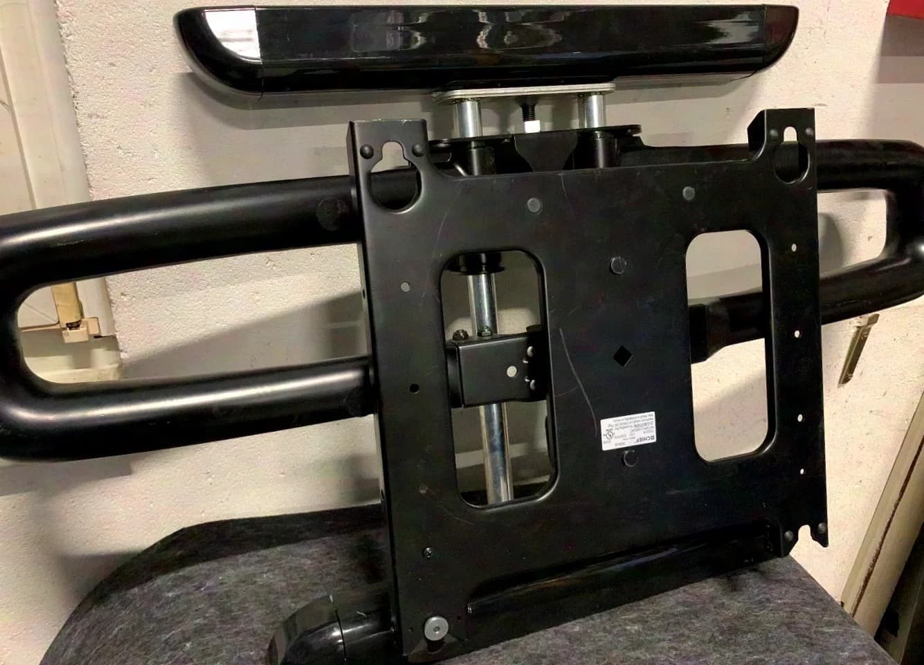 Chief PDRUB Swing Arm Wall Mount