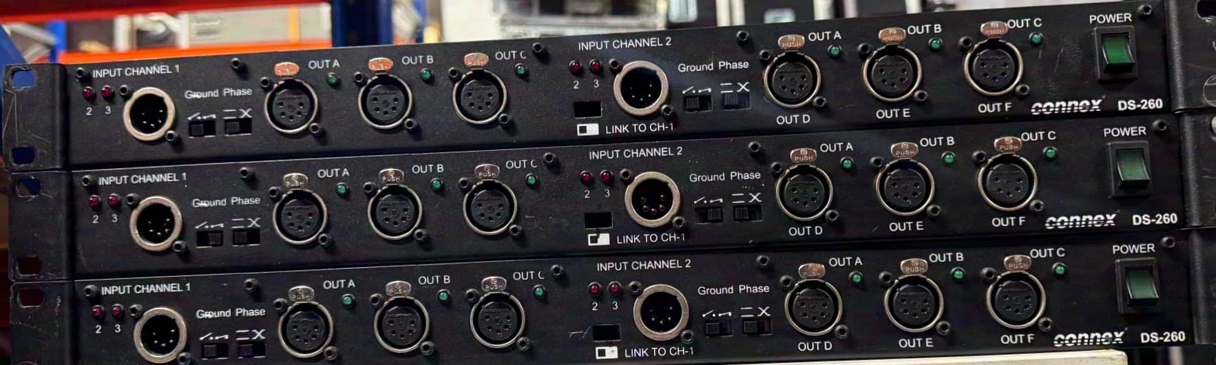 Connex DS-260 DMX Splitter 2x 1->3 o. 1x 1->6