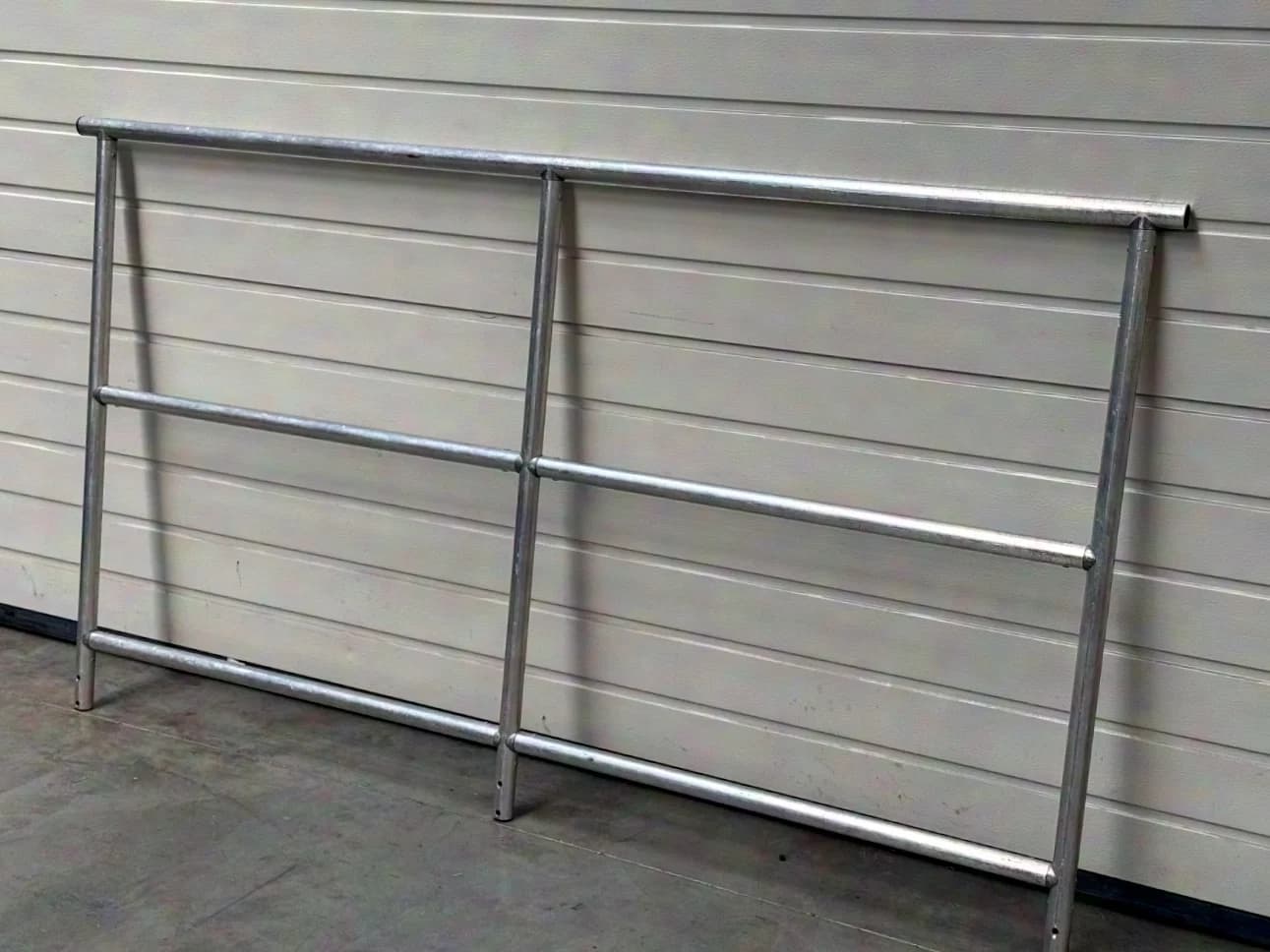 Contac Systems BZ BGL 200 Stage Railing, Width: 200 Height: 100cm