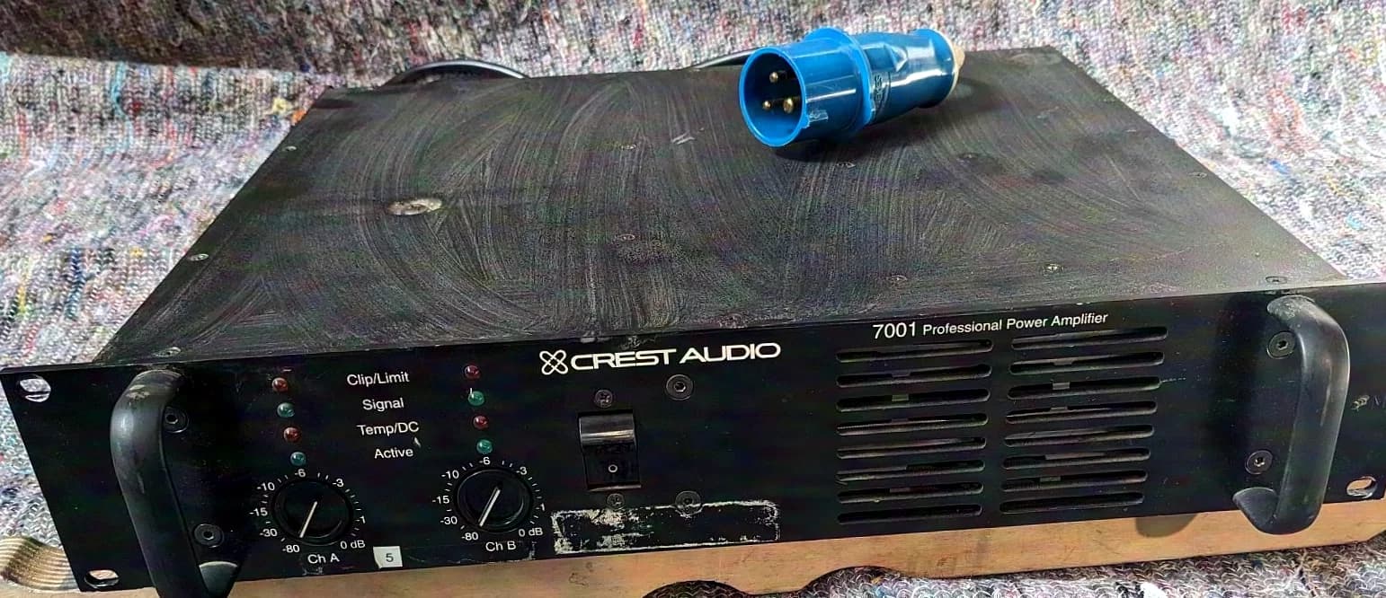 Crest 7001 power amplifier, 2HE, 19"