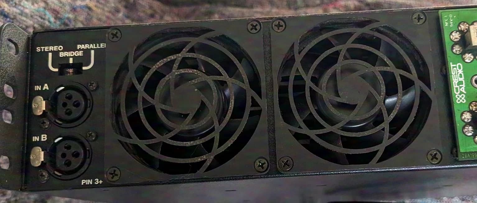 Crest 7001 power amplifier, 2HE, 19"