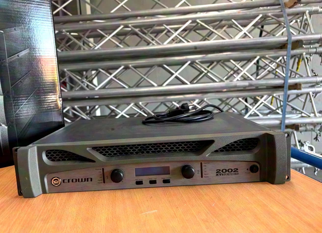 Crown XTI2002 Endstufe