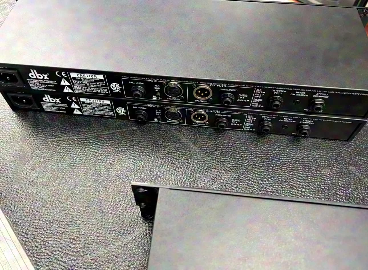 DBX 160A Compressor / Limiter pair