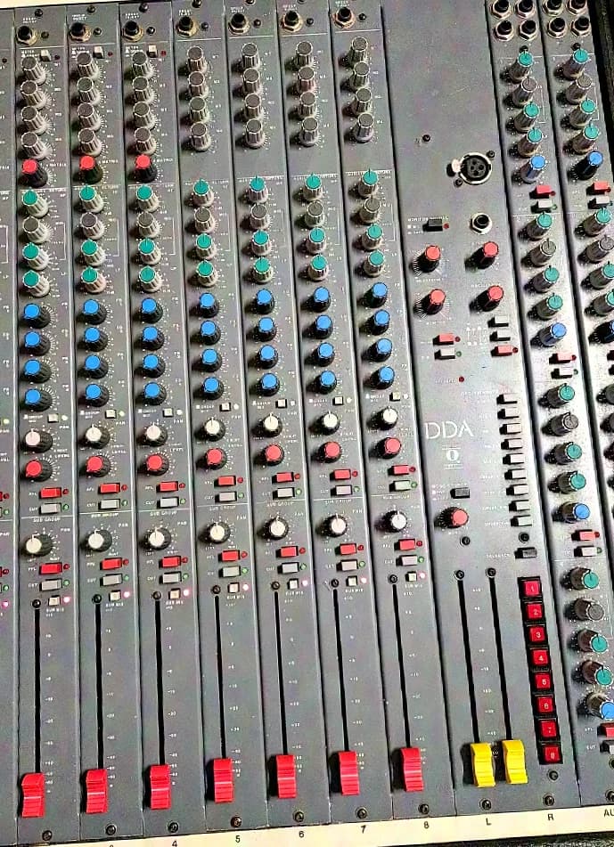 DDA Q24 DDA Q24 mixing console legendary mixing console