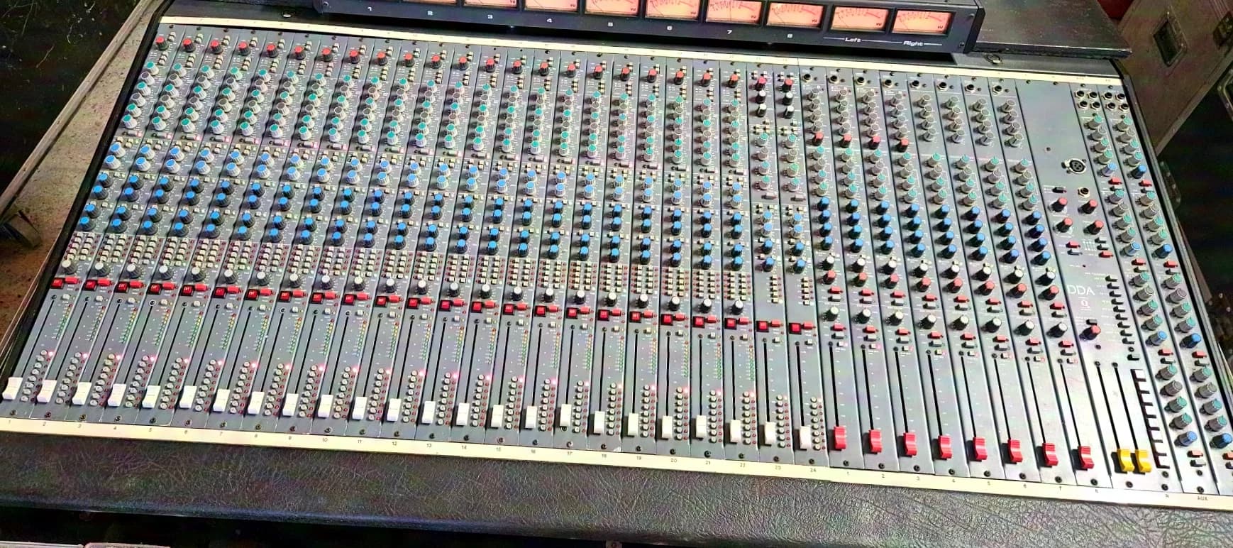 DDA Q24 DDA Q24 mixing console legendary mixing console