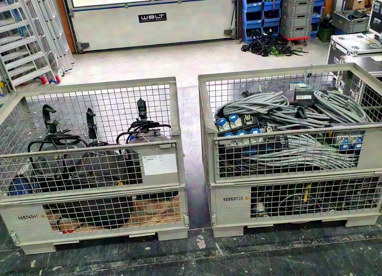 DESISTI Leonardo 351 P.O. 5000 Watt Fresnel spotlight with Fresnel lens, dimmer, distribution boxes, cables over 300m "always state the following no.: 25*"