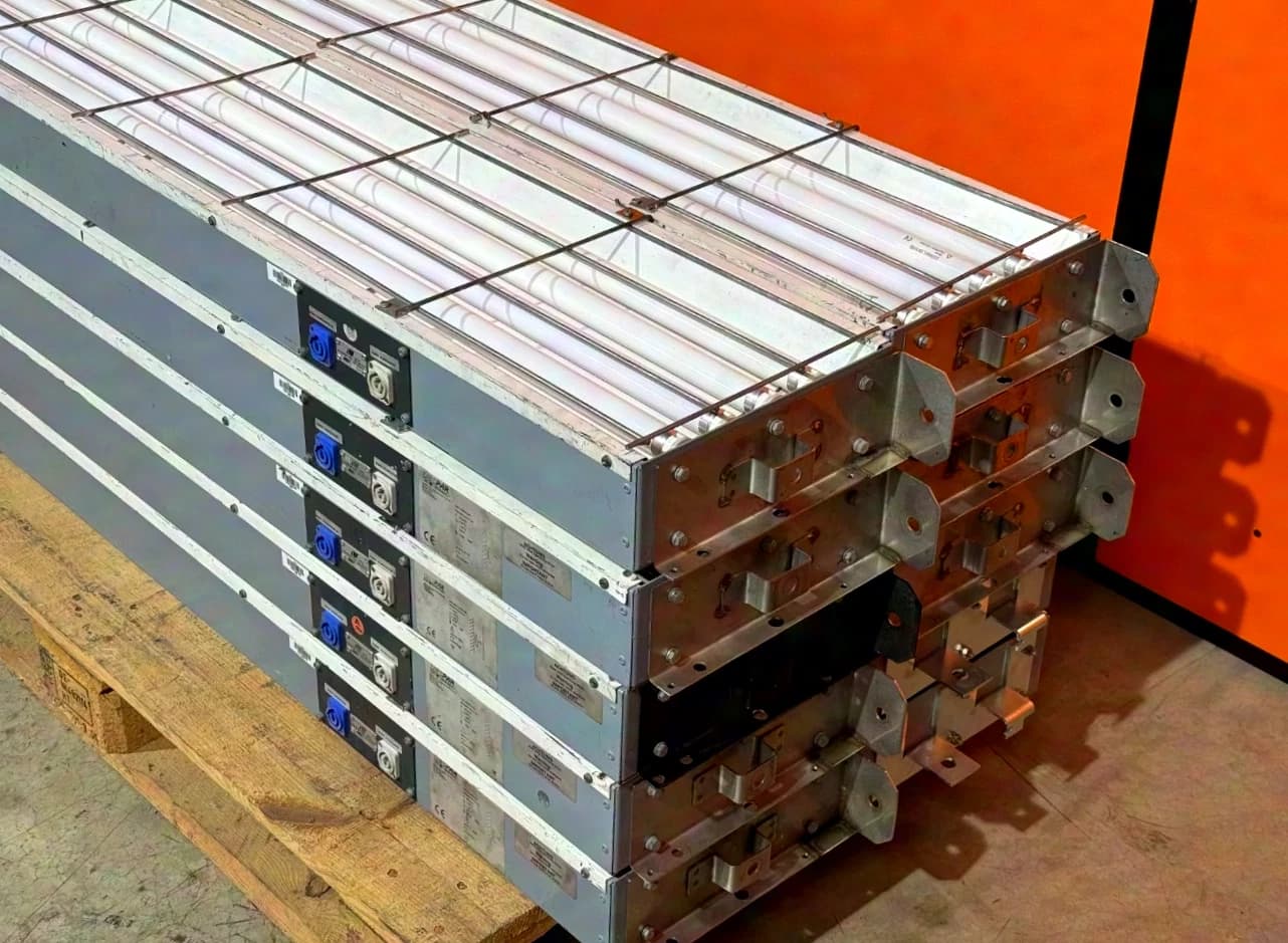DESPAR LHGL 4x58W DMX RGBW fluorescent lamp area light
