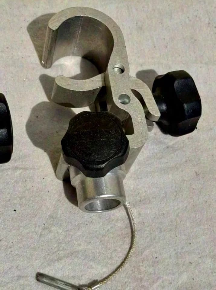 DESPAR Light-Clamp Type LC 50 Hook (Alu) for mounting TV spigots on tubes (Pipes)