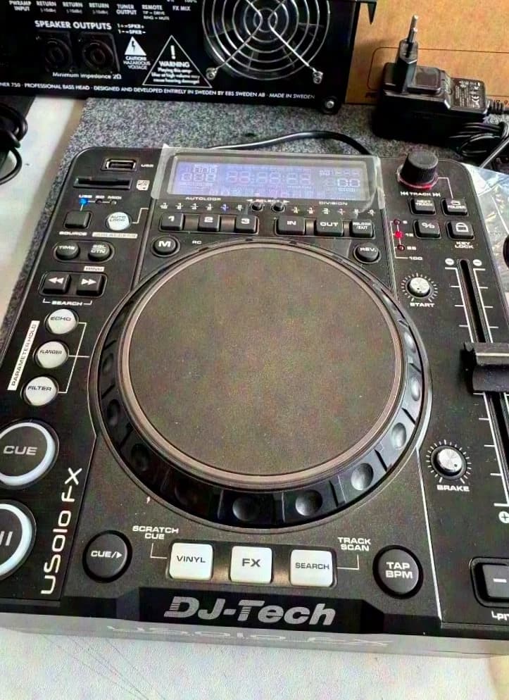 DJ-TECH uSoloFX Single Deck MP3/WAV-Player, black with OVP
