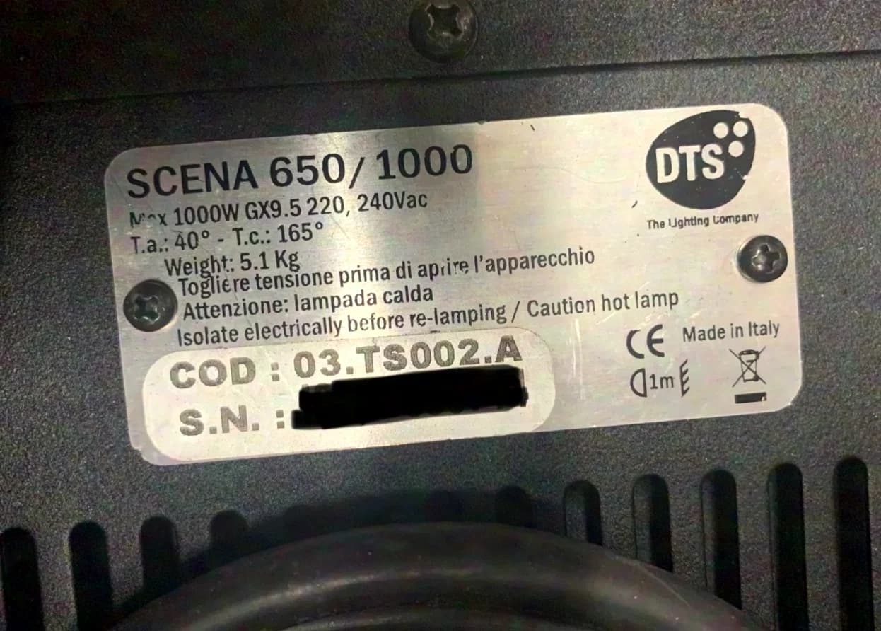 DTS Scena 650/1000 PC Fresnel spotlight