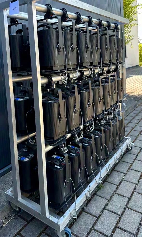 DTS cart with 42x SCENA LED 150 Fresnel 4.000K Fresnel lens 12,8°-62° with high-performance optics and motorized zoom