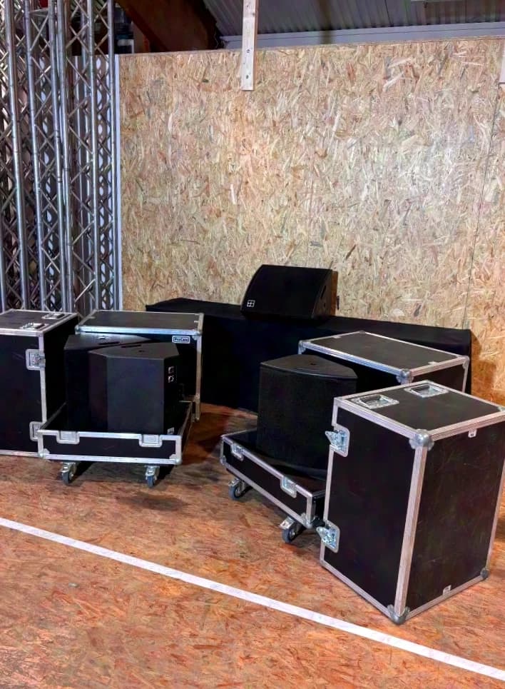 D&B Audiotechnik MAX stage monitor