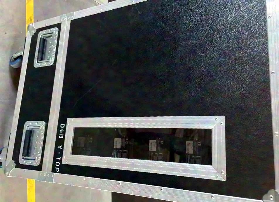 D&B Audiotechnik Y8 - 4 units remaining