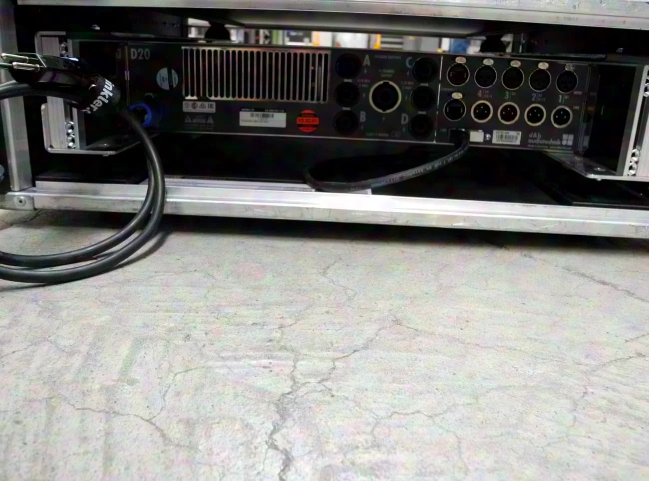 D&B D20