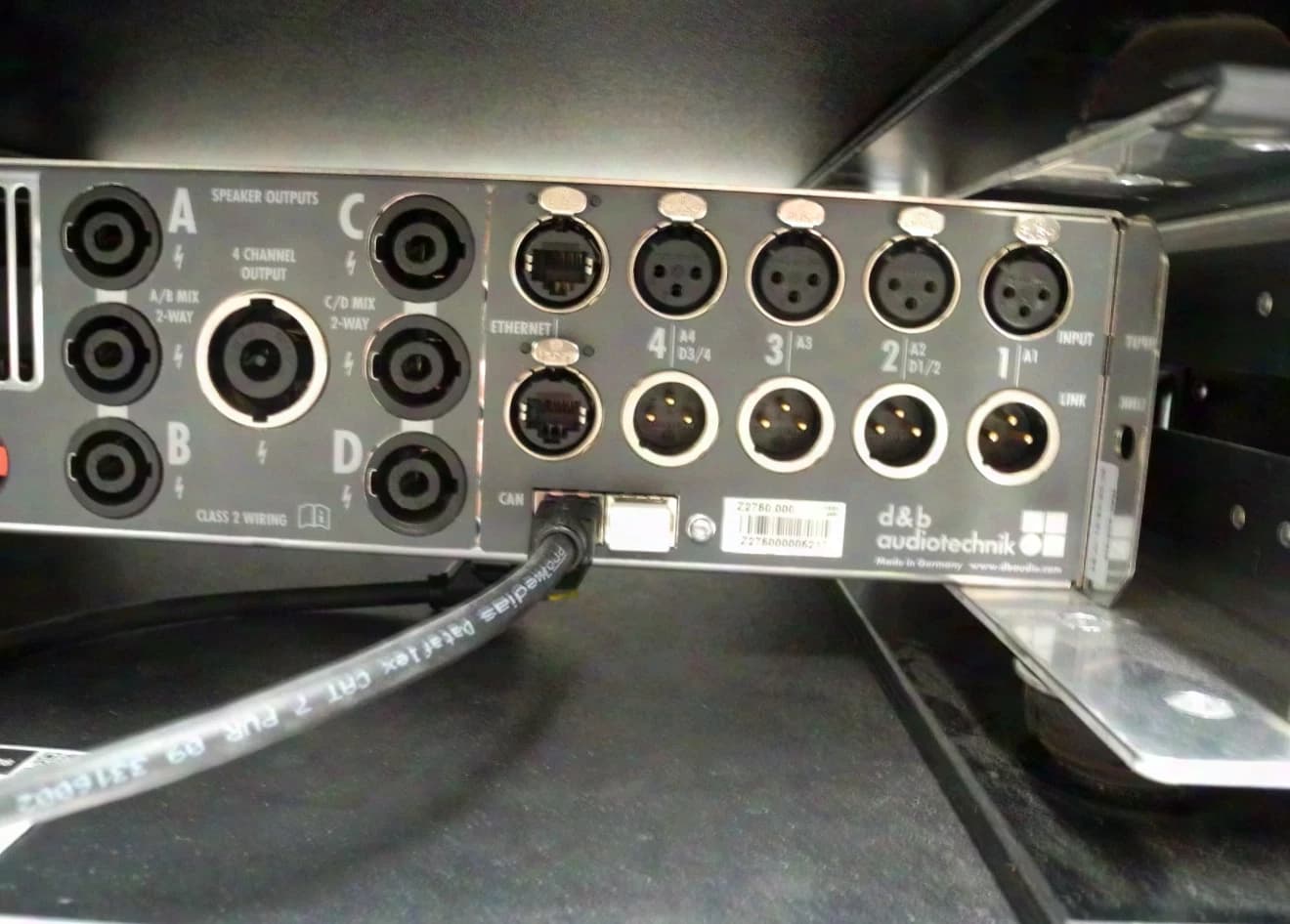 D&B D20