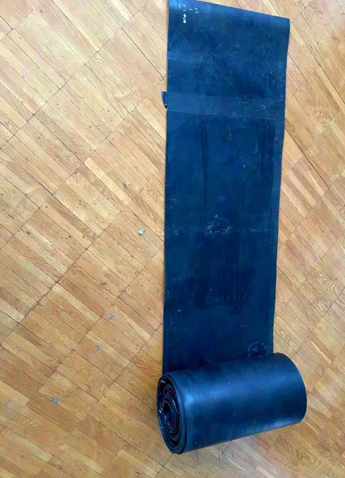 Defender weatherproof rubber mat 3.0x1.0m black