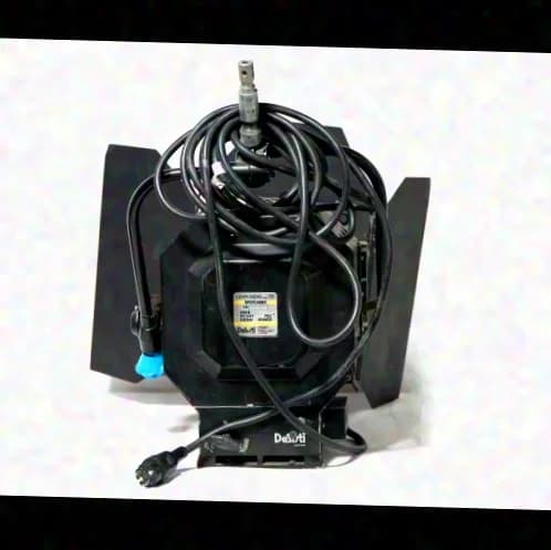 Desisti Used | Desisti - Leonardo 2kW Fresnel P.O.