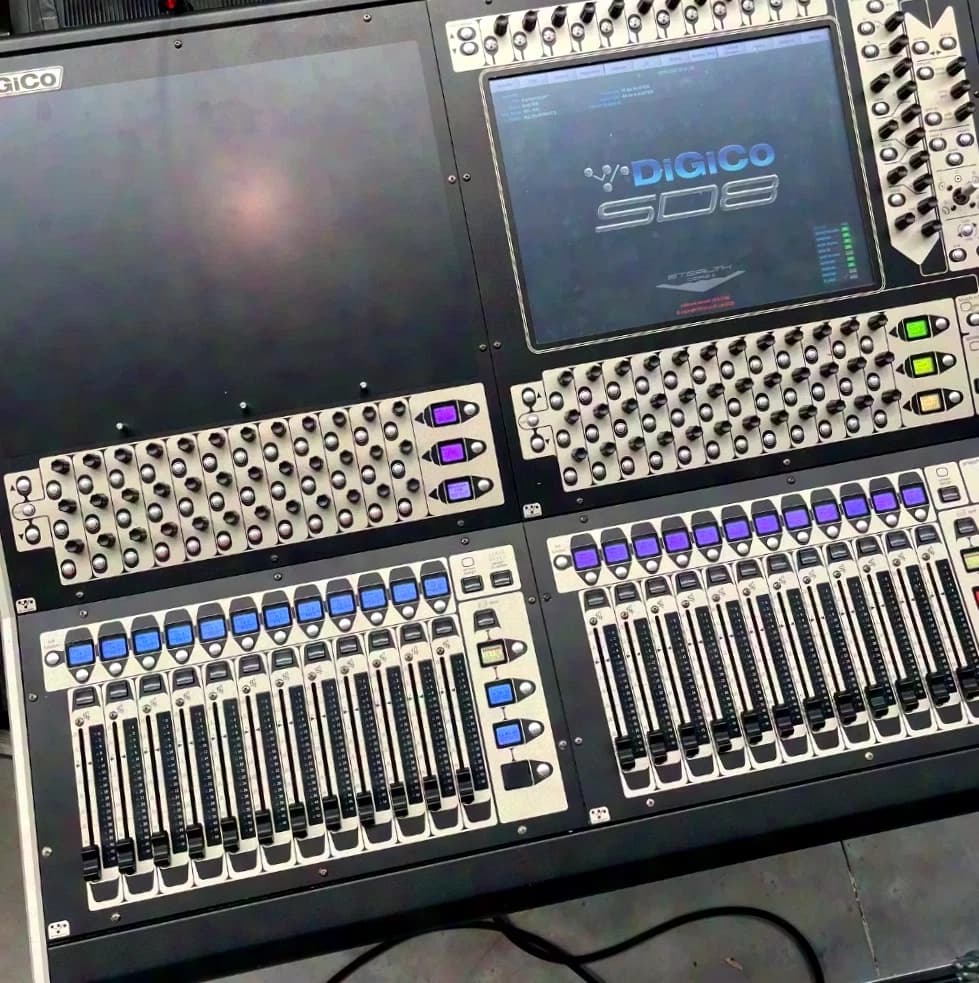 DiGiCo SD8-36 Silver