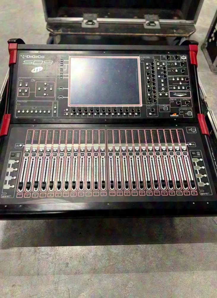 DiGiCo SD9 Core 2 |including D-Rack and Flight Case