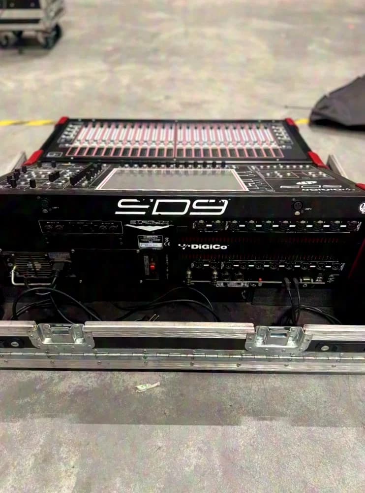 DiGiCo SD9 Core 2 |including D-Rack and Flight Case