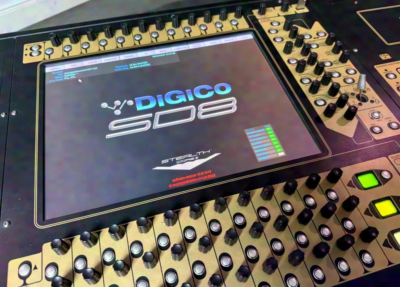Digico SD8 with MADI Rack 48/24 and tour case / Very good condition!